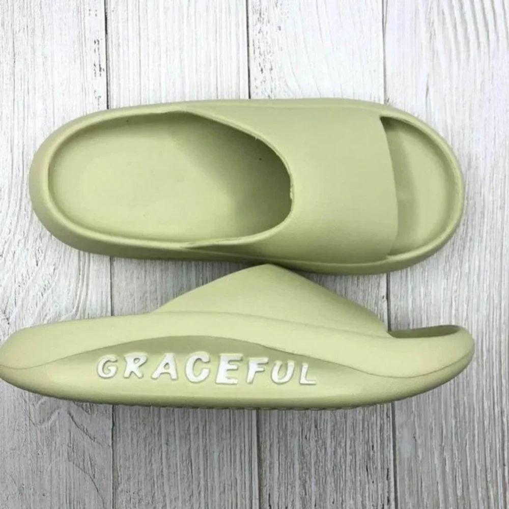 Womens Slides‎ Large 8.5-9 New Green Slipper Sandals Shower Shoes - Picture 3 of 5